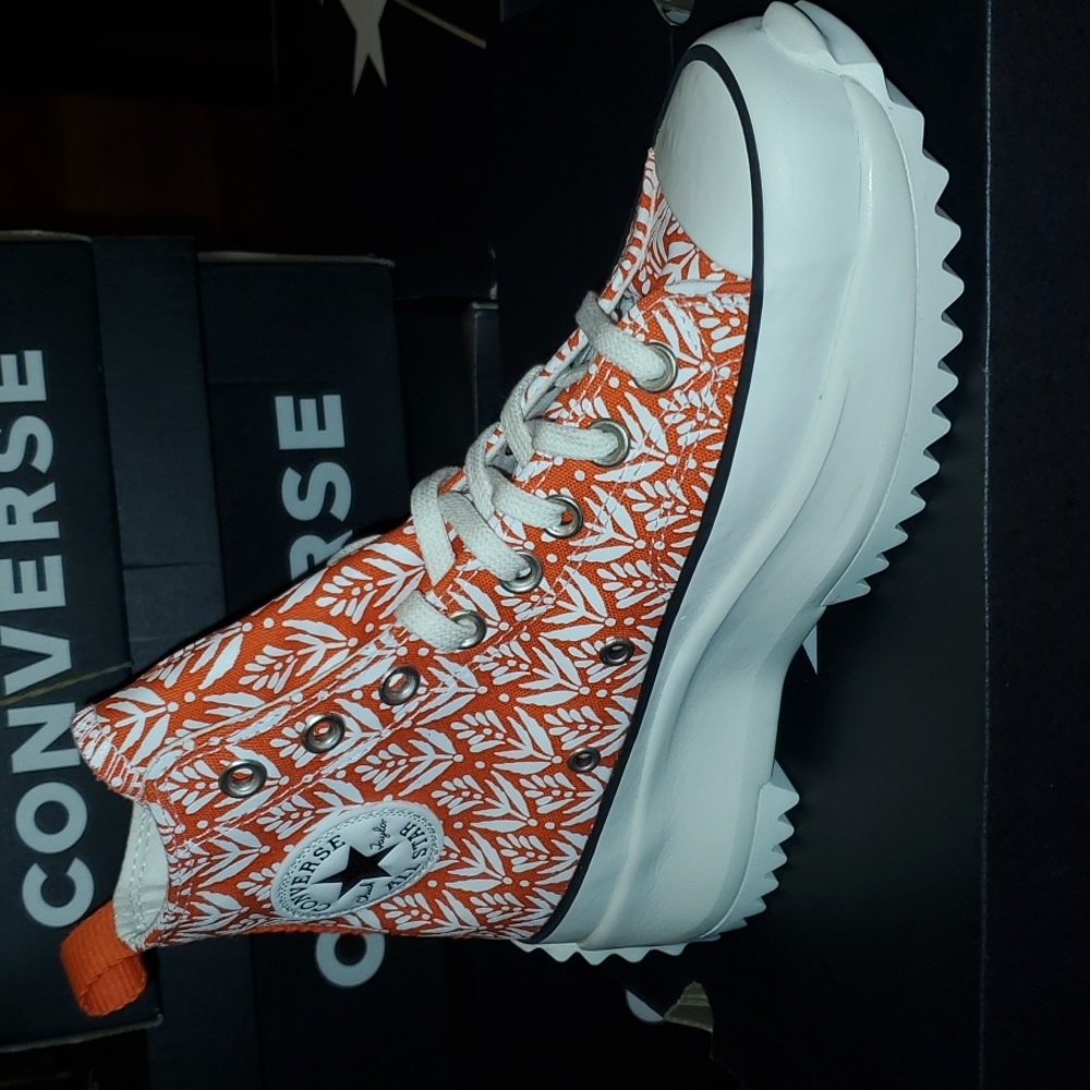 Converse - Picture 2 of 4